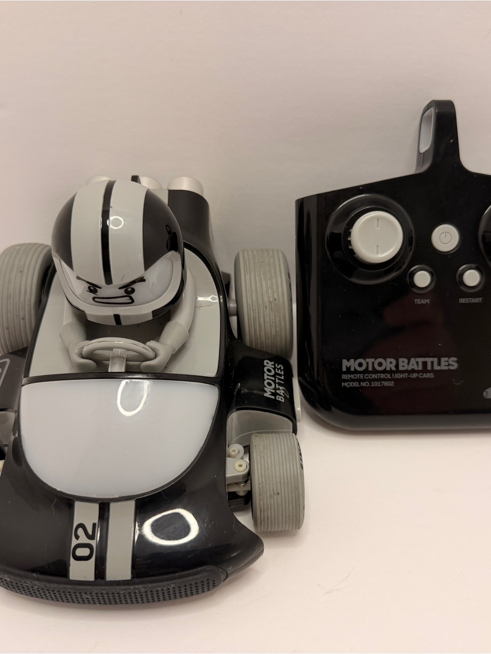 Sharper Image Motor Battles RC Car Remote Control Light Up Racer